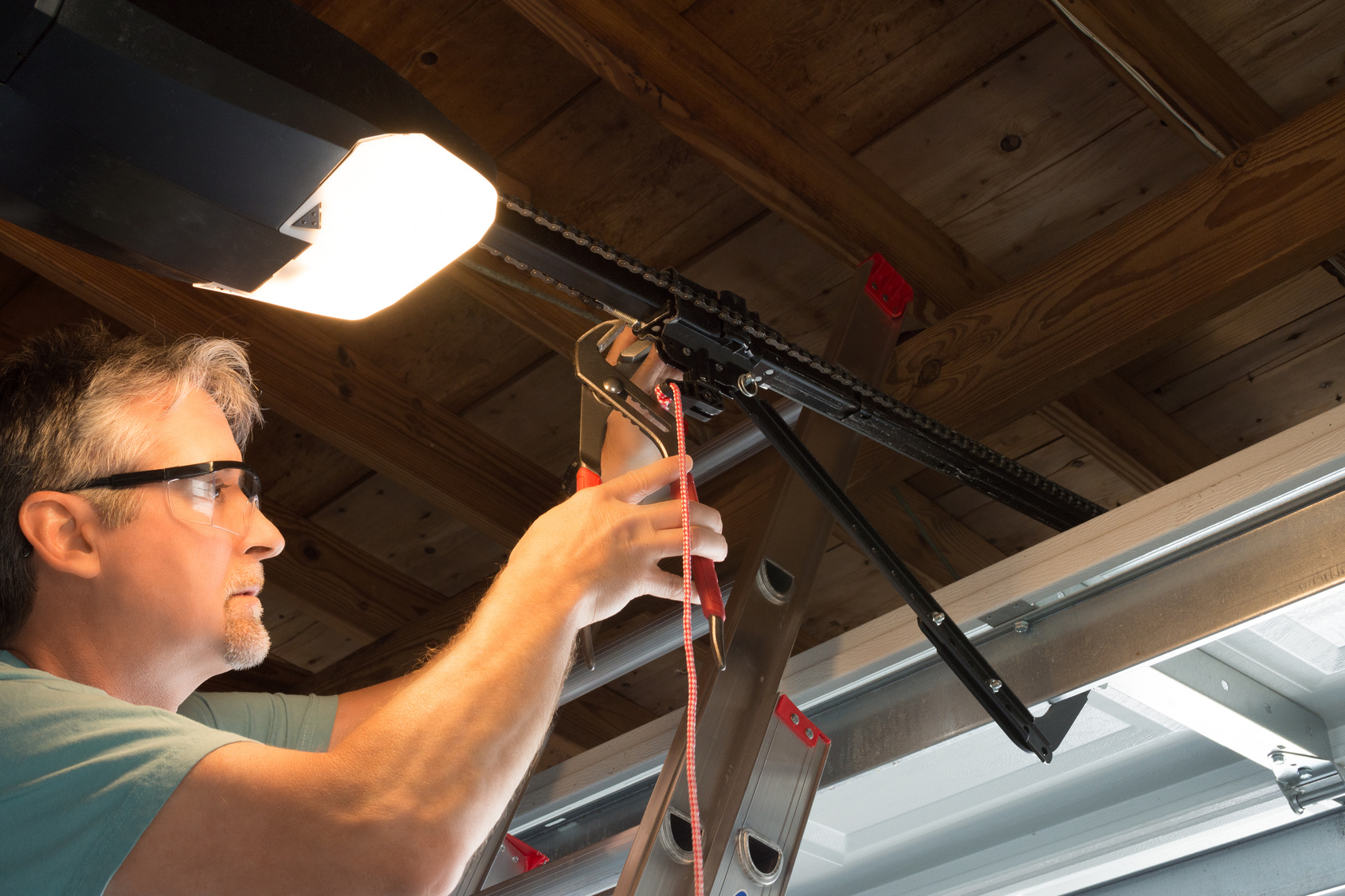 5 Tips for Designing a Garage Door Repair Website ...